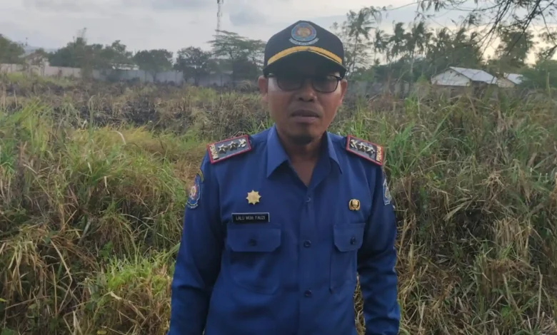 Sekretaris Disdamkarmat Lombok Barat, Lalu Muh. Fauzi saat diwawancarai NTBSatu, Selasa, 8 September 2026.