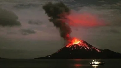 Potret Gunung Anak Krakatau yang meletus pada 3 Agustus 2018.