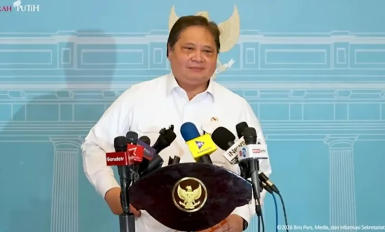 Menko Bidang Perekonomian RI, Airlangga Hartanto, saat umumkan warga berusia 17 tahun otomatis dapat rekening dan saldo tabungan pada Selasa, 8 September 2026.