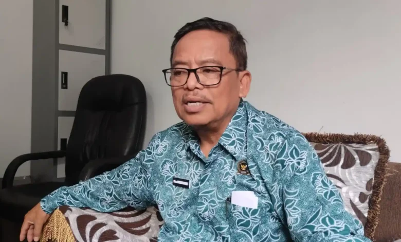 Kepala Desa Midang, Samsudin, saat diwawancarai NTBSatu, Senin, 14 September 2026.