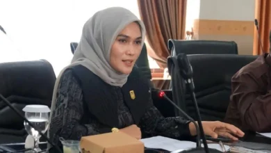 Wakil Ketua Komisi II DPRD Kota Mataram, Siti Fitriani Bakhresyi, dalam rapat dengar komisi beberapa waktu lalu.