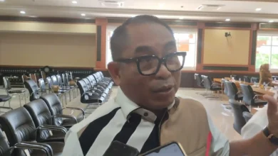 Wakil Ketua Komisi IV DPRD NTB, Sudirsah Sujanto, saat ditanya mengenai krisis air bersih di Gili Trawangan, Selasa, 15 September 2026.