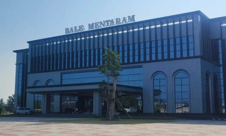 Tampak depan Kantor Wali Kota Mataram atau Bale Mentaram.