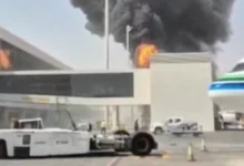 Asap membubung usai serangan Houthi di Bandara Riyadh.
