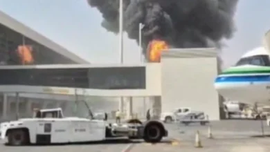 Asap membubung usai serangan Houthi di Bandara Riyadh.