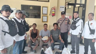 Lima pria diamankan ke Polsek Mandalika usai nekat melompati pagar Sirkuit Mandalika, Lombok Tengah pada Minggu, 11 Oktober 2026.