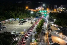 Antrean kendaraan bermotor saat arus balik usai MotoGP Mandalika pada Minggu malam, 11 Oktober 2026, hingga Senin dini hari, 12 Oktober 2026.