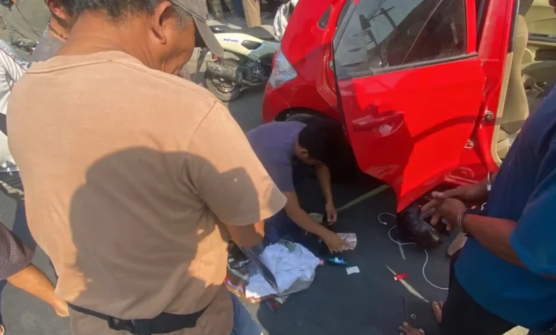 Momen penangkapan terduga pelaku pembawa sabu yang diduga akan dibawa ke Sekotong, di Gerung, Senin, 12 Oktober 2026.