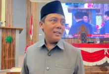 Bupati Sumbawa Barat, H. Amar Nurmansyah saat diwawancarai pada Senin, 12 Oktober 2026.