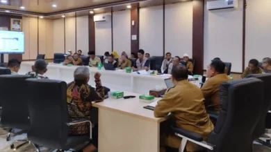 DPMD Lombok Barat saat berkoordinasi dengan sejumlah pemangku kepentingan terkait potensi konflik dan pendaftaran tiga calon narapidana dalam Pilkades Lombok Barat, Senin, 12 Oktober 2026.