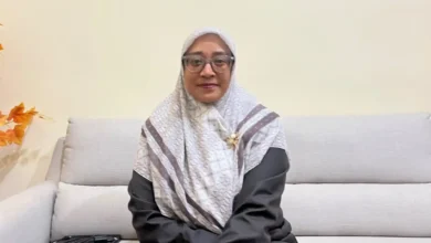 Wakil Ketua II DPRD KSB, Merliza, saat memberikan keterangan terkait isu kepemudaan di ruang kerjanya, Selasa, 13 Oktober 2026.