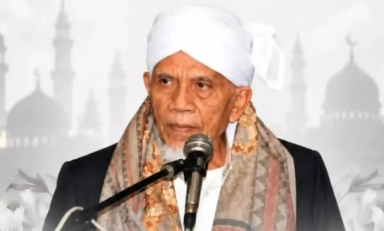 Sosok TGH Lalu Muhammad Turmudzi Badaruddin, pendiri Ponpes Qamarul Huda Bagu yang meninggal pada Kamis, 15 Oktober 2026.