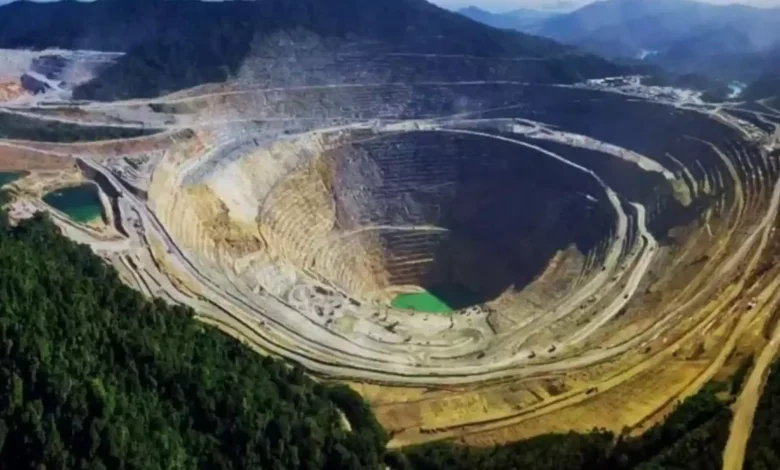 Tambang Amman Mineral di Kabupaten Sumbawa Barat (KSB). Tiga daerah NTB masuk daerah yang peling banyak tarik Investasi di Nusra Maluku Papua Tahun 2025.