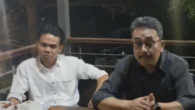 M. Nashib Ikroman atau Acip (kiri) bersama Sekjen DPP Partai Perindo, Ferry Kurnia Rizkiyansyah (kanan) saat diwawancarai beberapa waktu lalu, Oktober 2026.