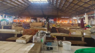 Sepi pedagang, Lapak Beton di Pasar Mandalika terancam dibongkar.