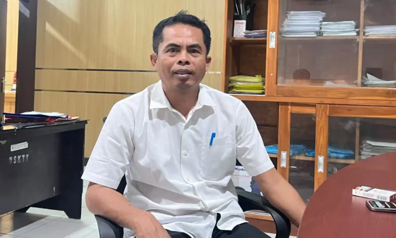 Kabid Ketenagakerjaan Disnakertrans KSB, Nasrullah saat diwawancarai NTBSatu, Rabu, 21 Oktober 2026.