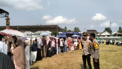 Suasana pemungutan suara Pilkades Serentak berbasis e-voting di TPS Desa Lamunga, Kecamatan Taliwang, berlangsung tertib pada Minggu, 25 Oktober 2026.