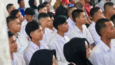 Para calon PMI asal Sumbawa Barat saat mengikuti pelepasan sebelum bertolak ke Jakarta untuk menjalani pelatihan Program PRIMA di Gedung Setda KSB, Senin, 26 Oktober 2026.