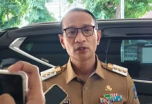 Wali Kota Mataram, Mohan Roliskana diwawancarai beberapa waktu lalu.