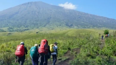 Para pendaki yang akan mendaki Gunung Rinjani. Balai TNGR kembali membuka pendakian jalur Torean pada Sabtu, 3 Oktober 2026.