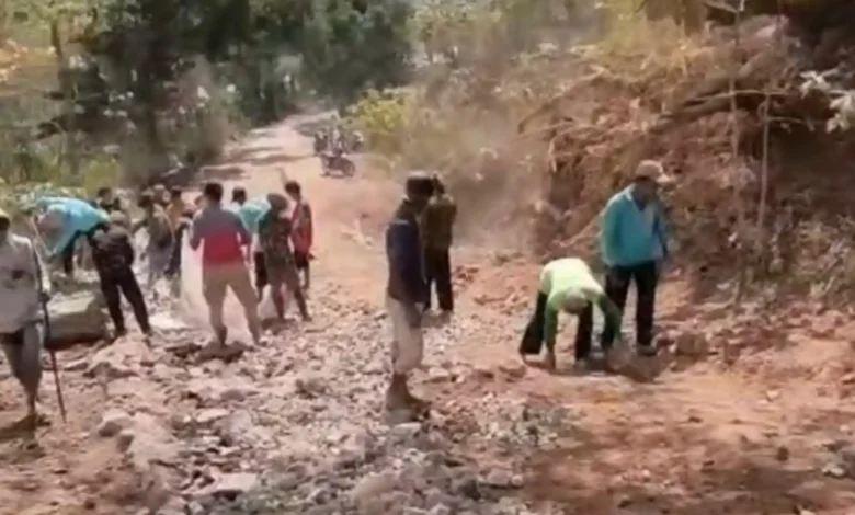 Penampakan jalan di Desa Teta, Kecamatan Lambitu, Kabupaten Bima, Nusa Tenggara Barat (NTB).