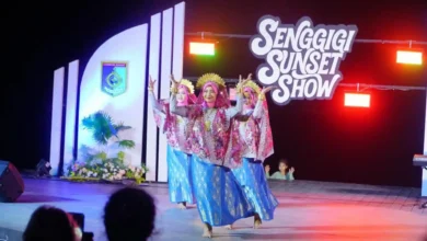 Momen pementasan tari dalam acara Senggigi Sunset Show sebagai alternatif Peresean Gerung yang telah dihentikan, September 2026.