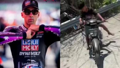 Pembalap Moto2, Senna Agius, membagikan momen unik saat bertemu anak-anak saat bersepeda di kawasan Kuta Mandalika pada Selasa, 6 Oktober 2026.