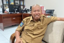 Kepala Dinas Koperindag KSB, Suryaman saat diwawancarai NTBSatu, Selasa, 6 Oktober 2026.