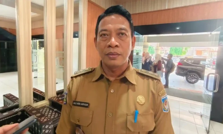 Lurah Mandalika, Lalu Heru Nuryadin.