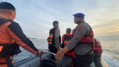 Tim Penyelamat saat melakukan pencarian terhadap WNA Perempuan asal Korea Selatan yang hilang, Selasa, 6 Oktober 2026.