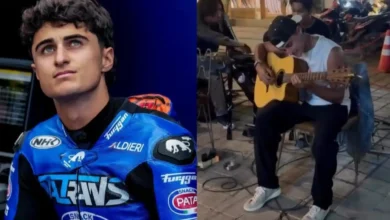 Pembalap Moto2, Dani Munoz Fernandez, saat mencoba main gitar sambil mengamen di kawasan Kuta Mandalika pada Selasa malam, 6 Oktober 2026.