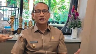 Wali Kota Mataram, Mohan Roliskana diwawancarai beberapa waktu lalu.