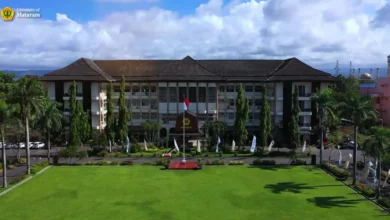 Gedung Rektorat Universitas Mataram (Unram). Universitas ini masuk 4 besar dengan kualitas riset terbaik di Indonesia.